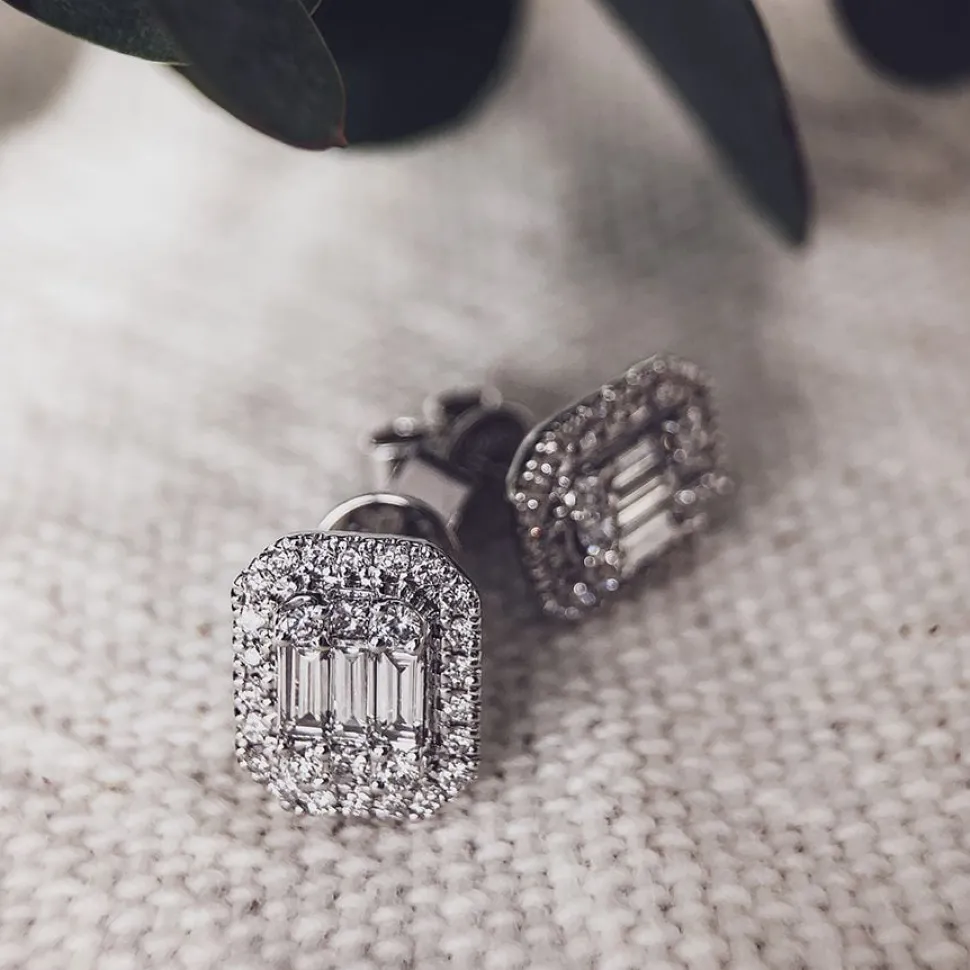 diamanten_oorbellen_met_b_1.webp Diamanten oorbellen met baguette diamant | Excellent Jewelry