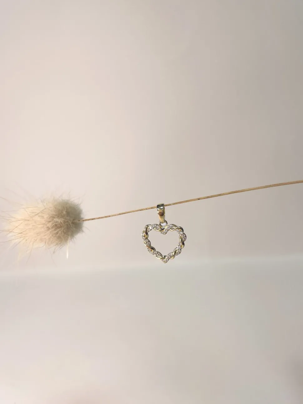hanger_geelgoud_zirkonia_1-25.webp Hanger geelgoud zirkonia