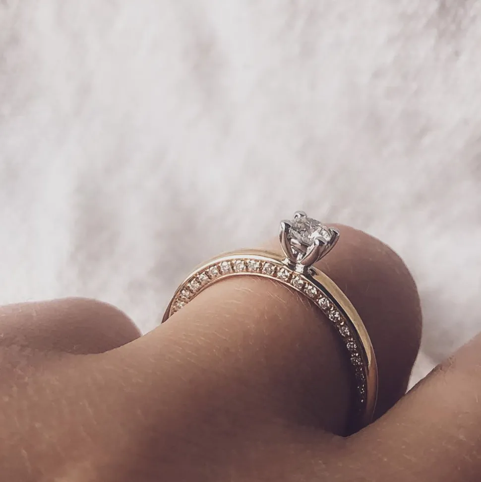 ring_bicolor_briljant__cr_1-6.webp Ring bicolor briljant 0.44 crt.