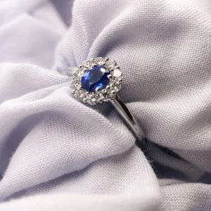 Ring witgoud briljant + saffier