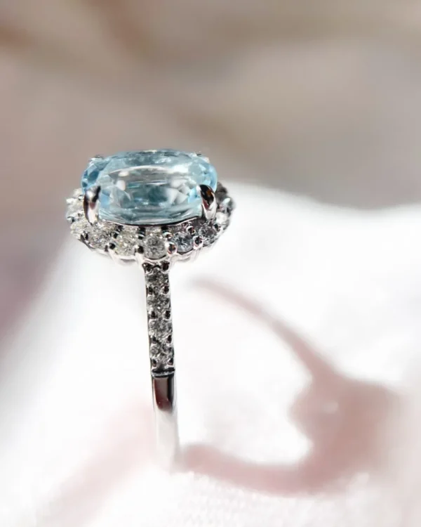 Ring witgoud topaas + briljant